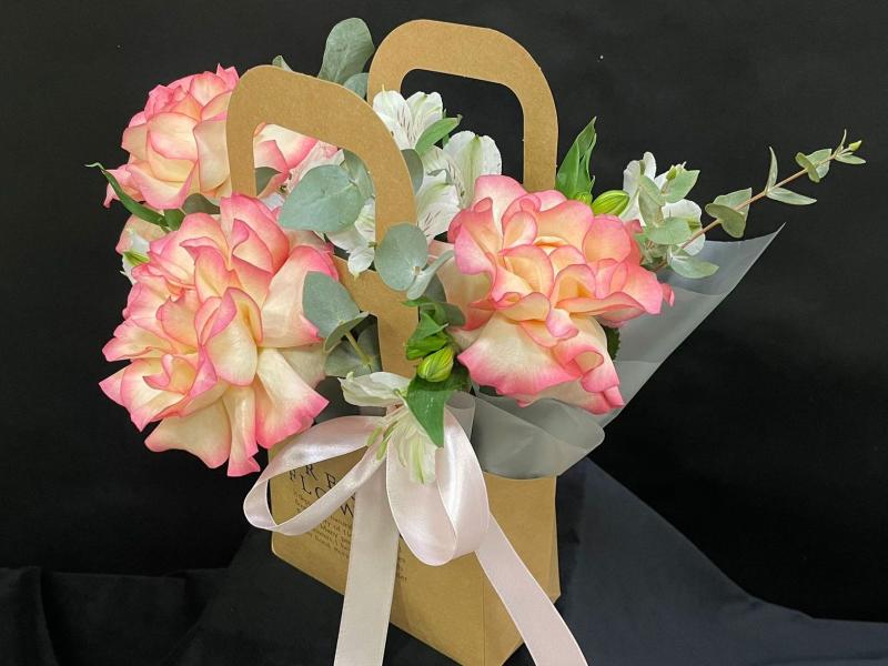 Цветы в сумочке Бархатный цвет 