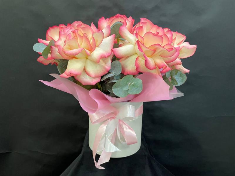 Цветы в шляпной коробке Французский поцелуй