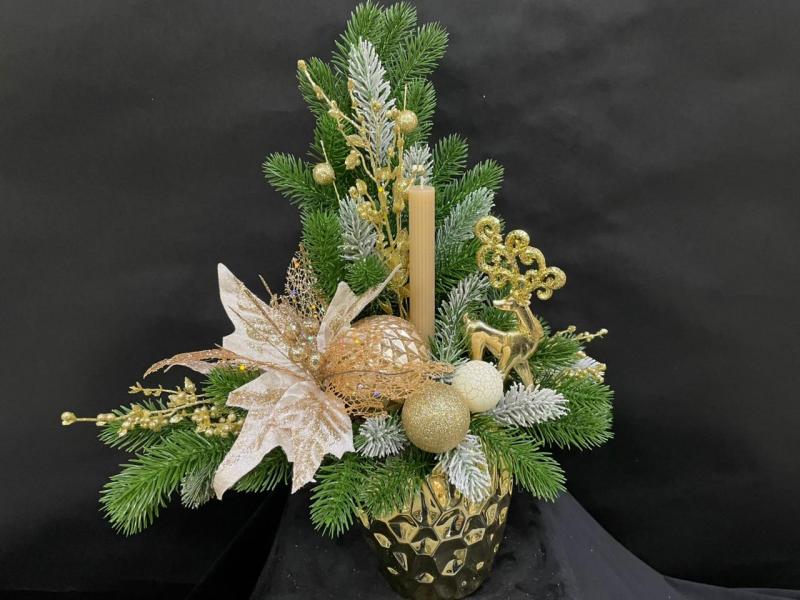 Новогодняя  композиция со свечами Золотой рога