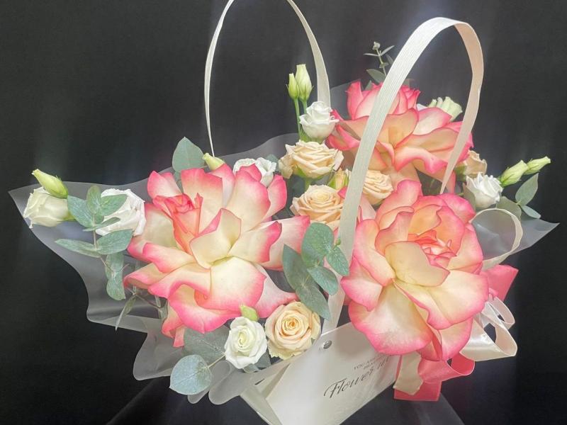 Цветы в сумочке Полет бабочки 