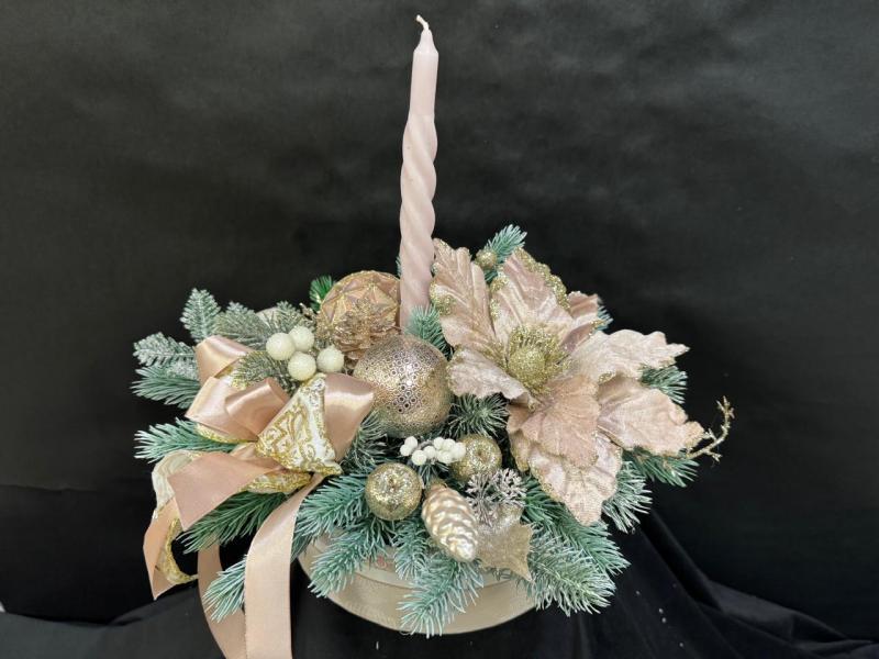 Новогодняя композиция со свечой Приятная беседа