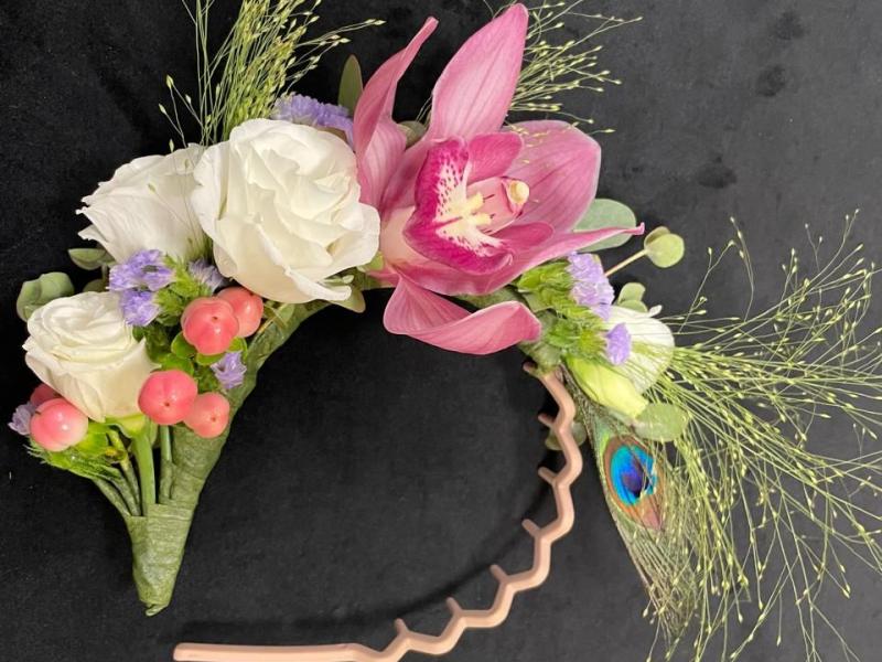 Ободок из цветов на голову Игривое порхание