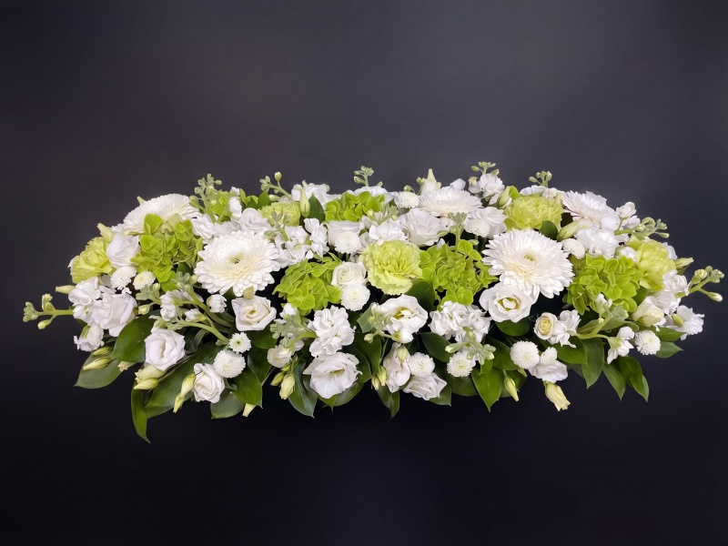 Композиция из живых цветов Такт и статус 