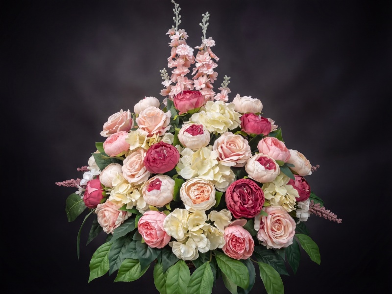 Напольная двусторонняя композиция из цветов Лучшее решение