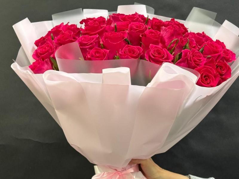 Букет из роз Ягодная корзина